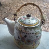 Красив чайник китайски или японски рисуван с печат Порцелан, снимка 1 - Колекции - 33854277