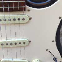 Китара модел Fender Stratocaster , снимка 4 - Китари - 41697525