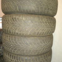 4 гуми , снимка 7 - Гуми и джанти - 44737007