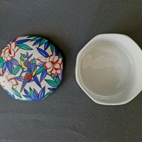 Kутия за бижута порцеланова с цветя и птици многоъгълна, снимка 4 - Антикварни и старинни предмети - 39749248