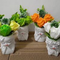 керамични момичета със сапунени цветя  12 лв за брой , снимка 2 - Декорация за дома - 44778104
