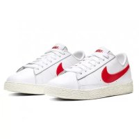 Дамски кецове Nike Blazer Low, снимка 2 - Кецове - 41205744