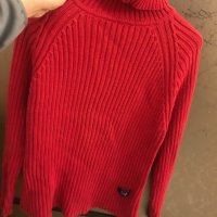 Продавам меки , топли блузи тип -поло червено.Марката е GAP , снимка 1 - Блузи с дълъг ръкав и пуловери - 38814948