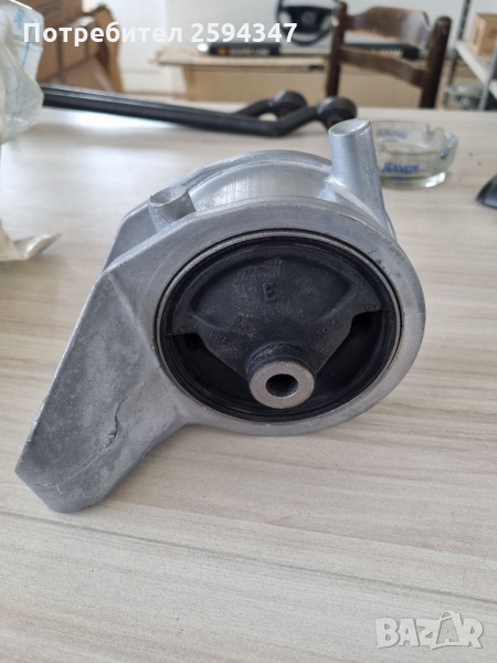 HYUNDAI SONATA EF ТАМПОН ДВИГАТЕЛ ДЕСЕН , снимка 1