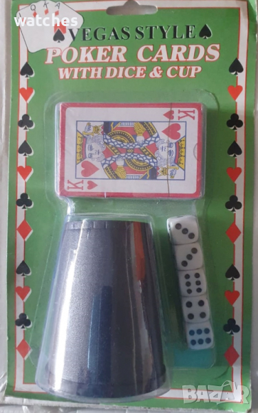 К-т за игра - чашка с карти и зарове, снимка 1