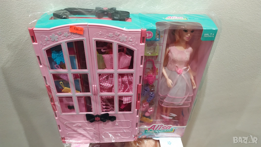 Барби с гардероб дрехи и обувки , снимка 1