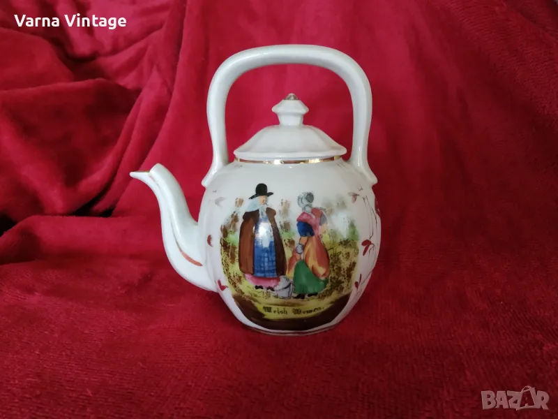 Колекционерски декоративен порцеланов чайник. Германия. марк., снимка 1