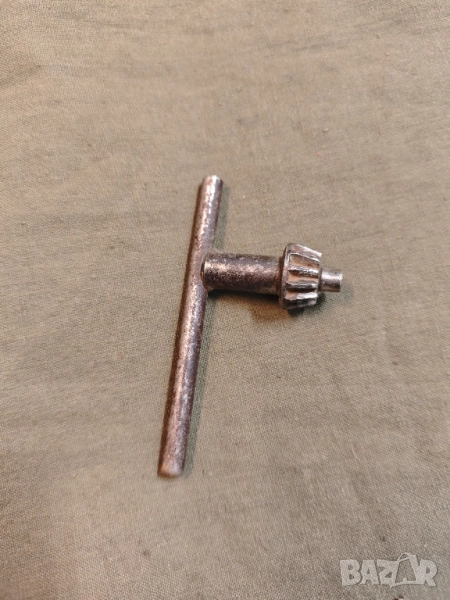 продавам стар ключ за бормашина, снимка 1