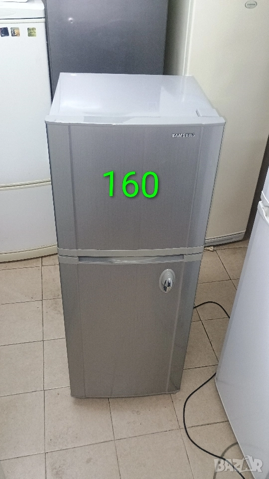 Хладилник Samsung с горен фризер, снимка 1