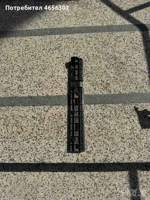 Дясна предна пластмаса от вътре на праг десен на Audi Ауди A8 H4 D4 само за 20лв. 4h0863766, снимка 1