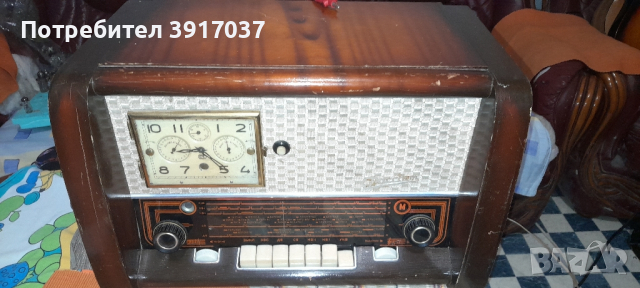 Продавам красиво, старо  лампово радио "Рассвет" , снимка 1 - Друга електроника - 44731263