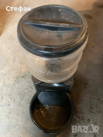 Автоматична хранилка за куче с батерии