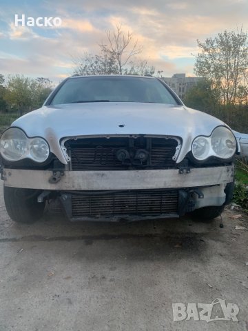 Продавам челен удър за Mercedes w203