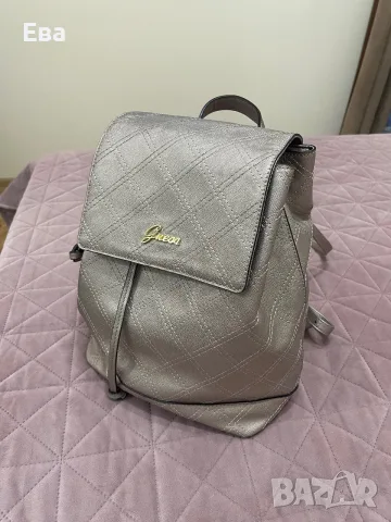 Розова раница Guess