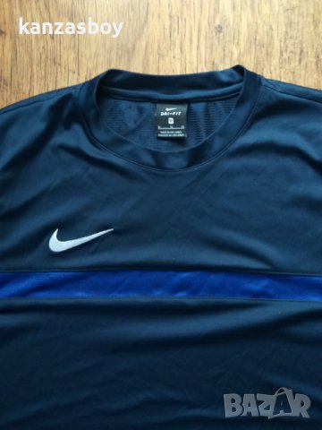 nike dri fit - страхотна мъжка тениска КАТО НОВА , снимка 2 - Тениски - 40518238