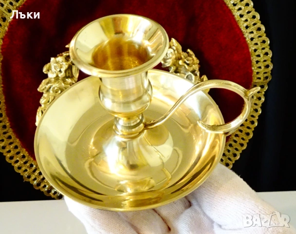 Бронзов свещник с дръжка 380 гр.,барок. , снимка 3 - Антикварни и старинни предмети - 53650581