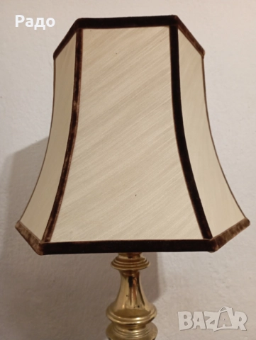 Красива голяма старинна лампа, снимка 3 - Настолни лампи - 52340669