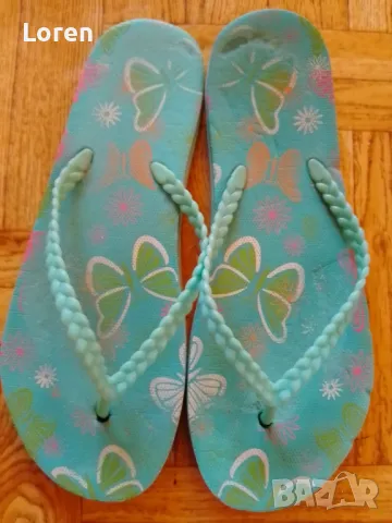 Сини чехлички с пеперудки