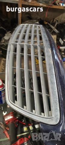 Решетка преден капак Mercedes E220 W211, снимка 2 - Части - 53260103