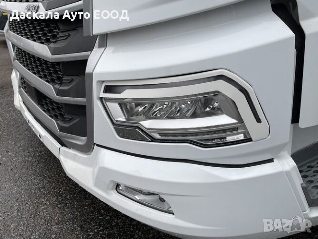 Кoмплект пластмасови вежди за фарове за DAF XF XG XG+ с отвор за мигача