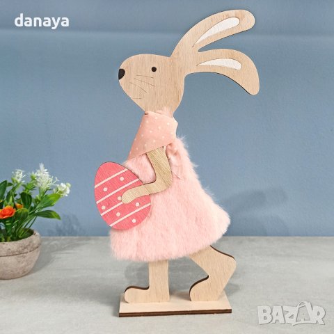 3660 Великденска декорация от дърво Заек с пухени дрехи, 30 см, снимка 2 - Декорация за дома - 40224522