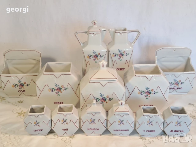 непълен комплект порцеланови буркани за подправки 8/4, снимка 1