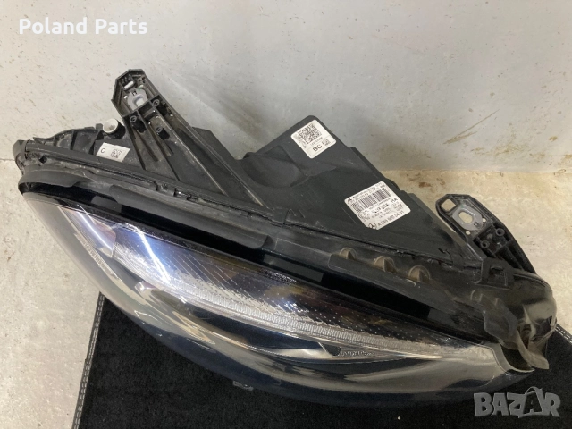 Десен фар за Мерцедес Б класа 246 Mercedes B class W246, снимка 2 - Части - 52716344