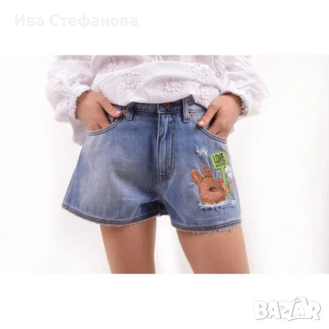 Дънкови  къси панталони 100 % памук памучни оригинални маркови Love Moschino, снимка 2 - Къси панталони и бермуди - 47538667