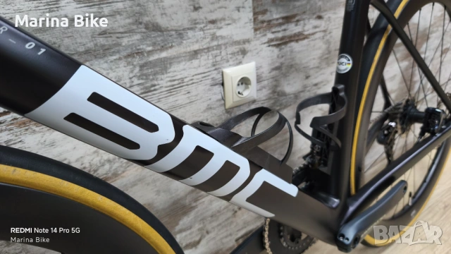 Карбонов шосеен велосипед BMC Teammachine SLR01 MOD Disc Ultegra Di2 Miche | 58, снимка 15 - Велосипеди - 53392911