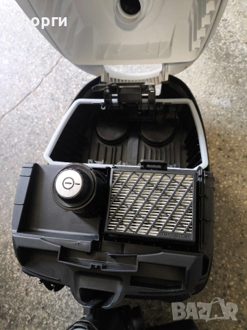 Продавам немска прахосмукачка Siemens iQ 300 Plus – Като нова!, снимка 3 - Прахосмукачки - 53580942