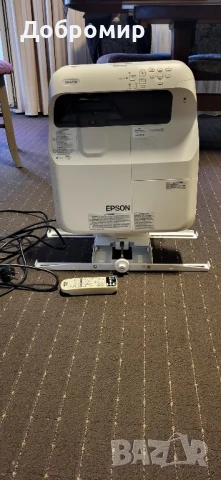 Ултракъсофокусен проектор Epson EB-675W + Стойка за стена, снимка 2 - Стойки, 3D очила, аксесоари - 50996325
