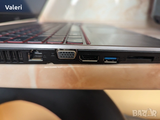 Fujitsu LIFEBOOK E756, снимка 10 - Лаптопи за дома - 53717605