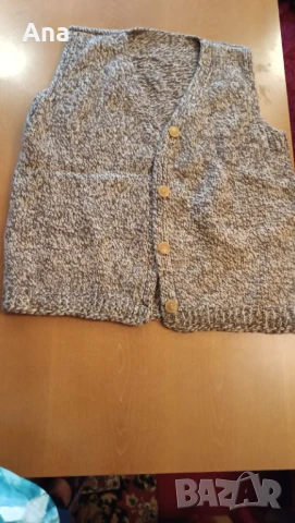 Елек ръчно плетен вълнен