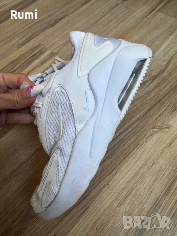Оригинални бели маратонки Nike Air Max Bolt! 36,5 н, снимка 4 - Маратонки - 46577195