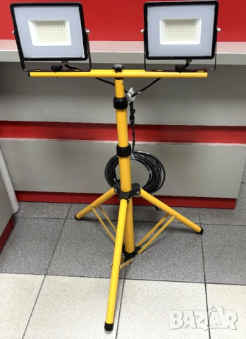 Телескопична Стойка/трипод/с 2 броя LED прожектори