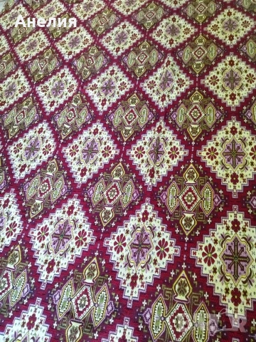 Вълнено жакардов килим 