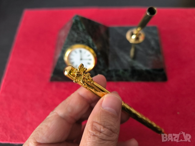 Мраморна поставка с часовник, снимка 3 - Други - 52094972