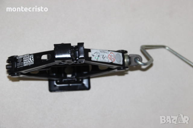 Авариен комплект крик Fiat Grande Punto (2005-2012г.) ключ за гуми / кука за теглене, снимка 6 - Аксесоари и консумативи - 52811640