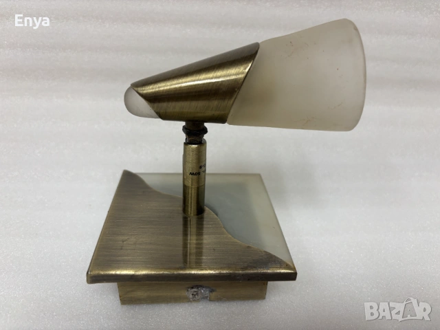 Стенна лампа - аплик