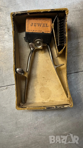 Ръчна машинка за подстигване., снимка 2 - Антикварни и старинни предмети - 53693663