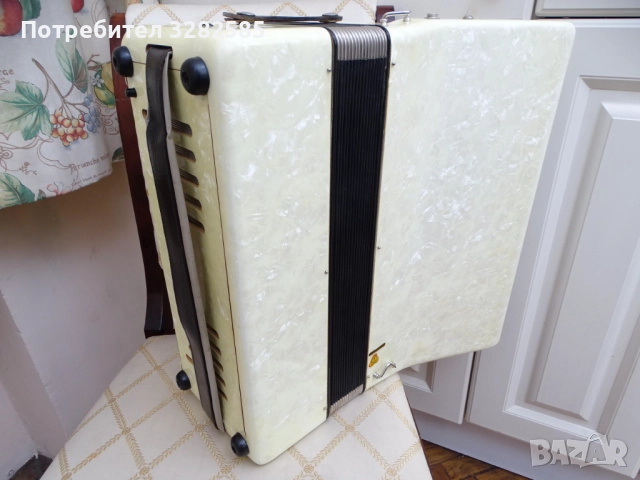 Акордеон Велтмайстер Стела 60 баса, снимка 14 - Акордеони - 52804496