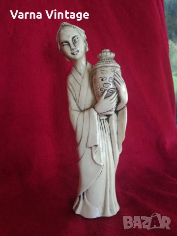 Пластмасова фигура Японска жена., снимка 3 - Антикварни и старинни предмети - 40973959