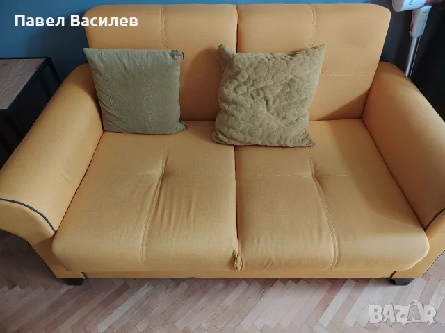 Продавам малък практичен диван/канапе, снимка 3 - Дивани и мека мебел - 56241655