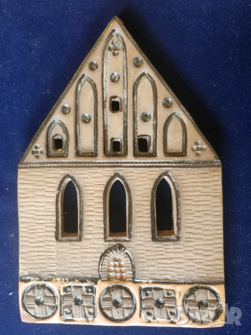 керамика - художествени изделия от България, Естония и Украйна (от там и Хохлома с герба на Украйна), снимка 11 - Декорация за дома - 52096162