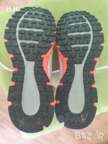 Дамски маратонки Nike, снимка 5 - Маратонки - 55858764