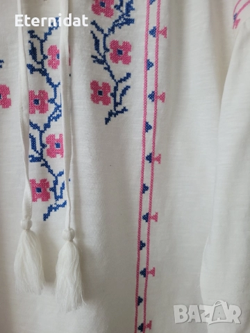 Блуза с бродирани шевици , снимка 4 - Блузи с дълъг ръкав и пуловери - 52073359