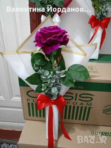 букети с изкуствена роза кадифена , снимка 6 - Декорация за дома - 50920644