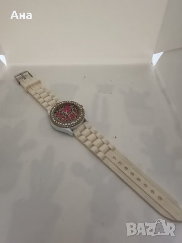 Красив дамски часовник с камъни , снимка 2 - Дамски - 44450977