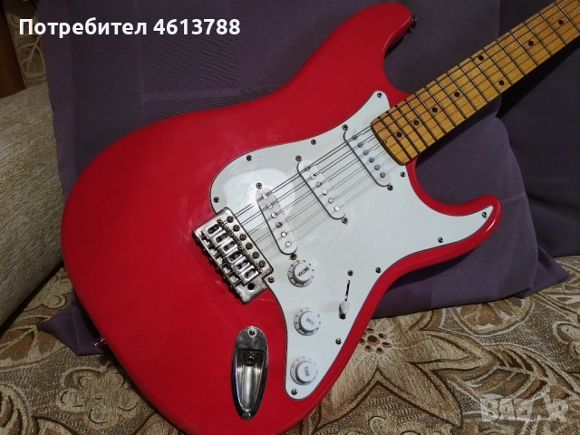 Електрическа китара с мейпъл гриф, снимка 2 - Китари - 52857909