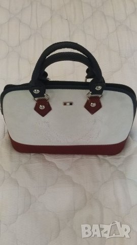 Дамска чанта. , снимка 3 - Чанти - 41423396